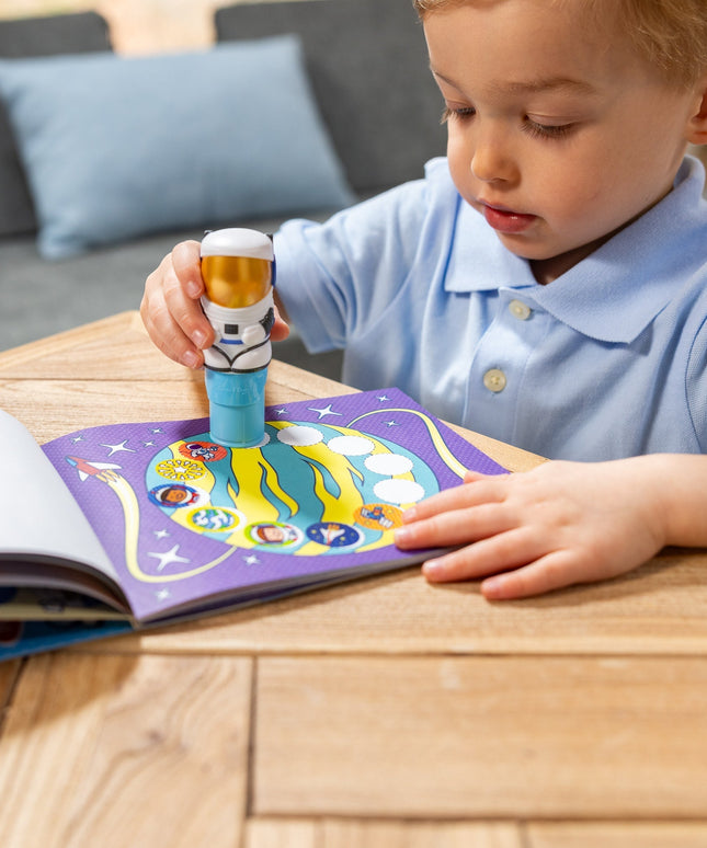 Sticker WOW!™ Activity Pad & Sticker Stamper - Astronaut