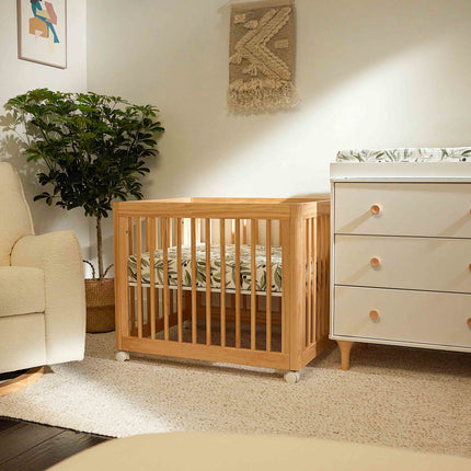 Yuzu 8-in-1 Convertible Crib with All-Stages® Conversion Kits